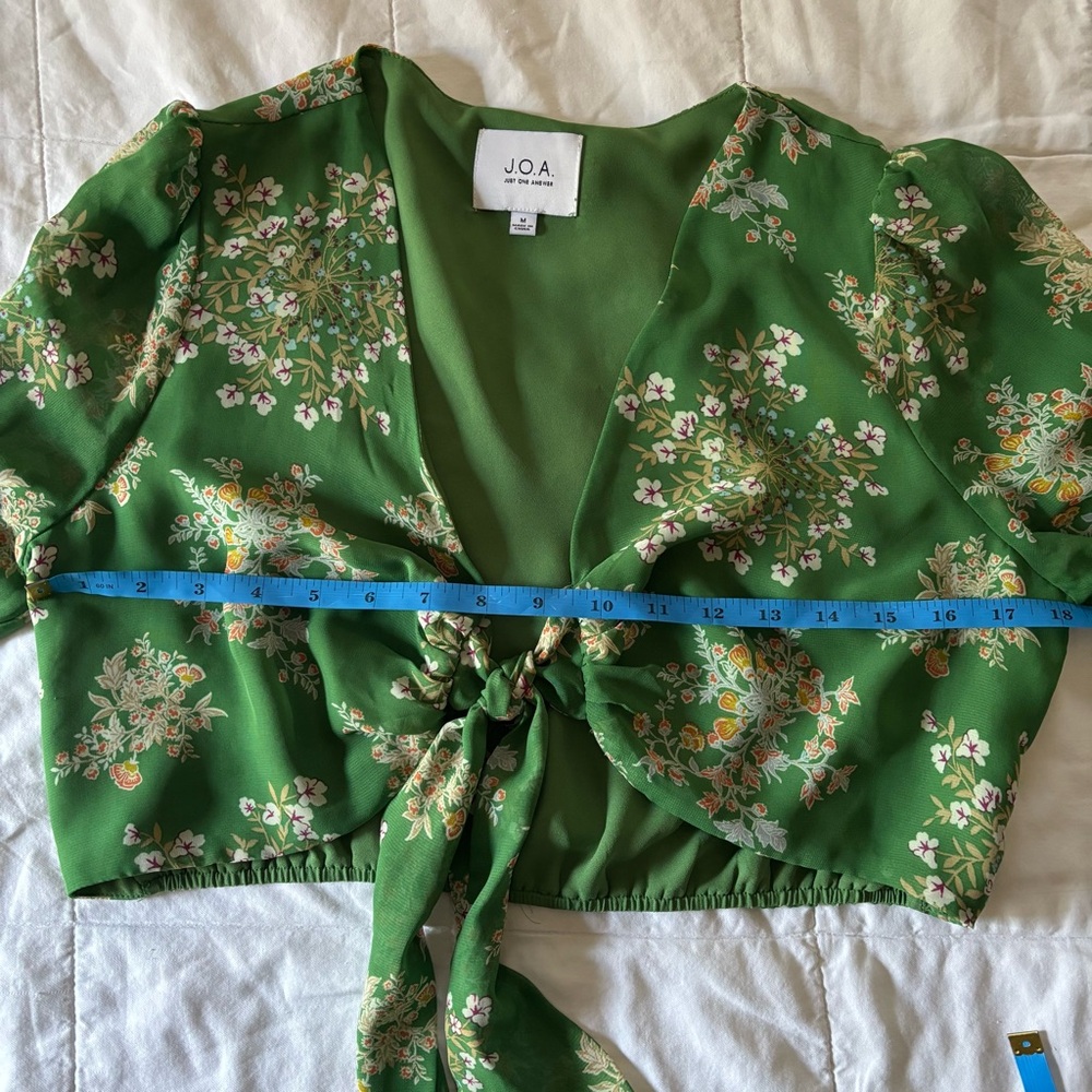 Floral Green Tie-Front Blouse - Picture 10 of 12